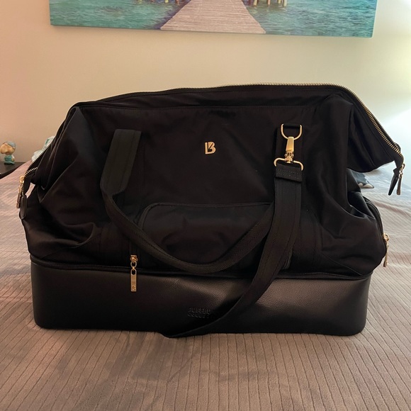 Buffbunny Collection Handbags - BUFFBUNNY COLLECTION GAME CHANGER DUFFEL BAG- Black USED TWICE